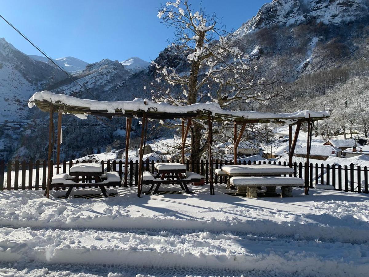 Hotel Rural El Sestil Dobres Bagian luar foto
