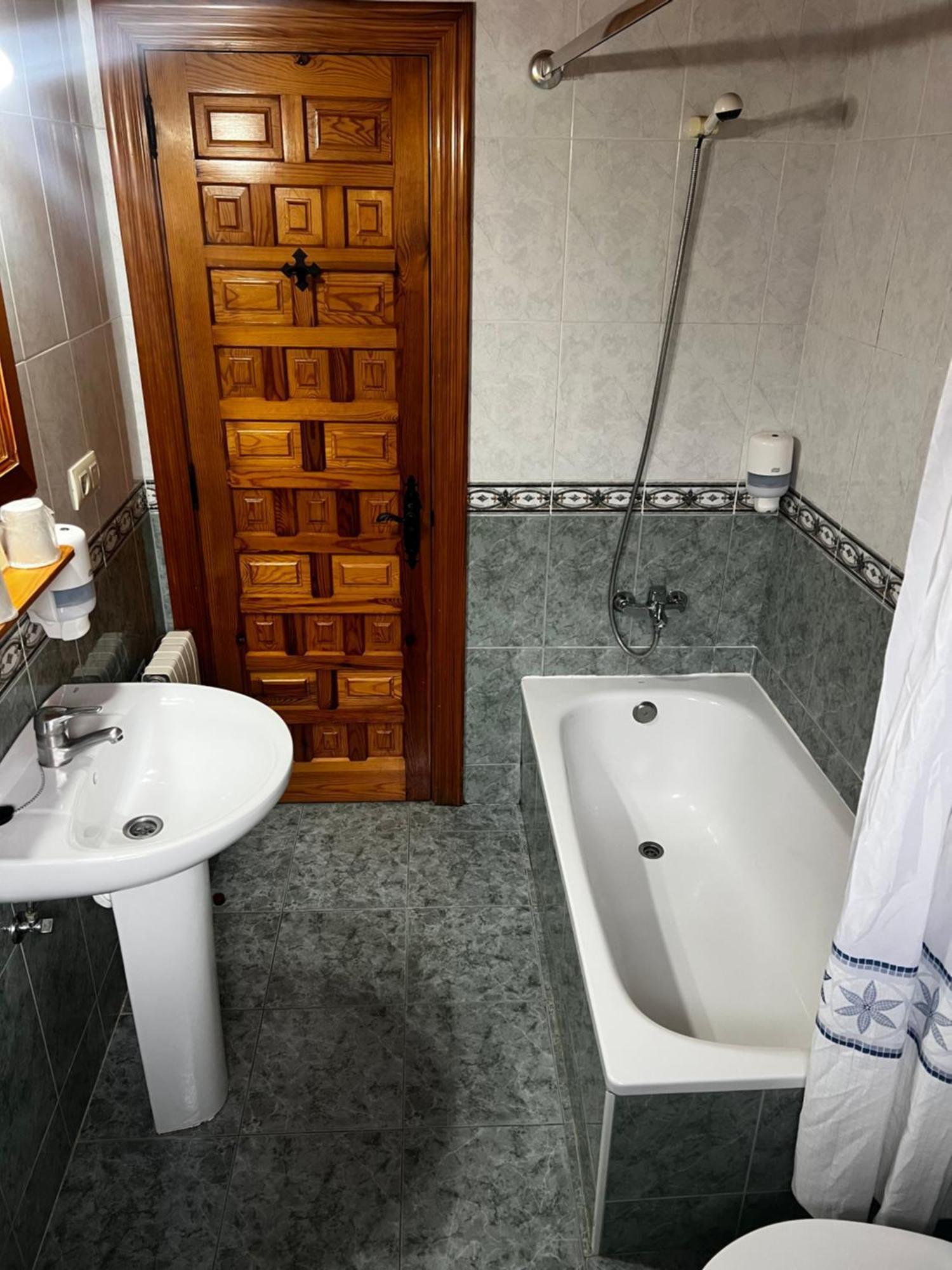 Hotel Rural El Sestil Dobres Bagian luar foto